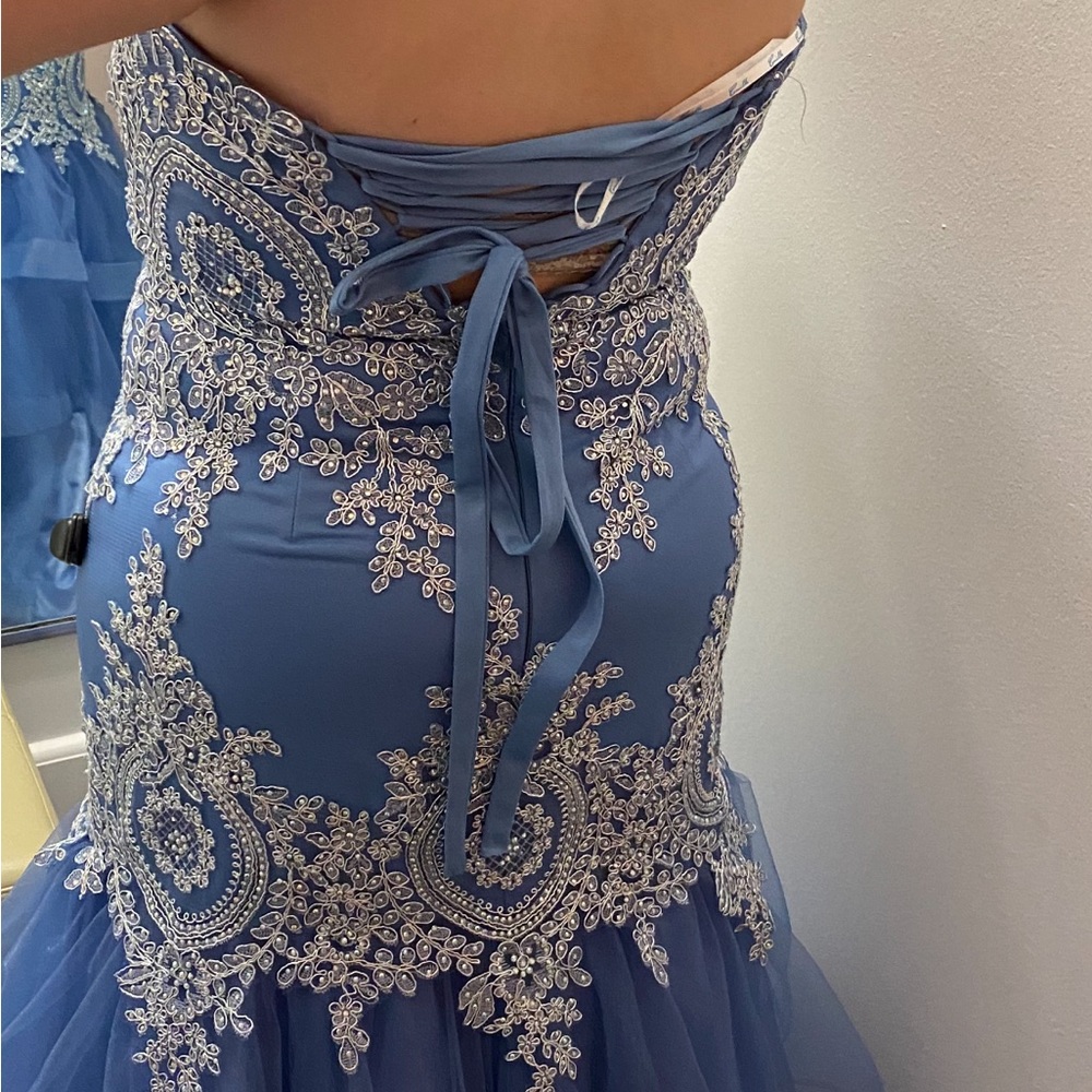 PROM DRESS - Picture 3 of 4